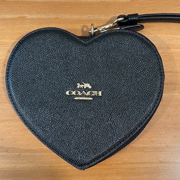 Coach Handbags - COACH NWOT HEART WRISTLET